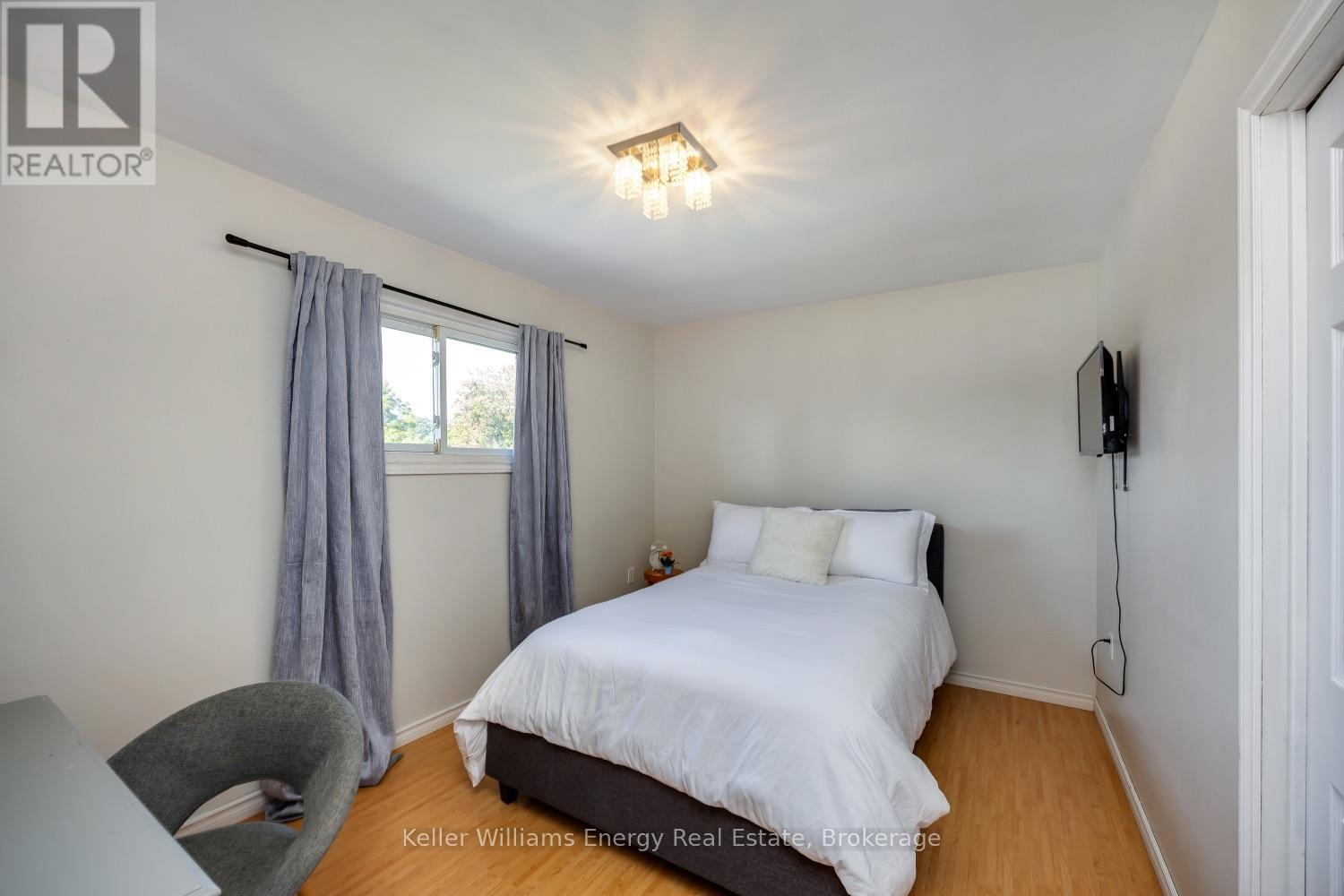 190 Church Street N Property Photo 12