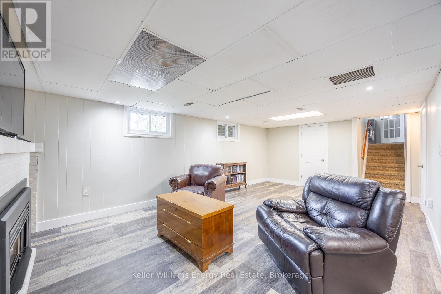 190 Church Street N Property Photo 22