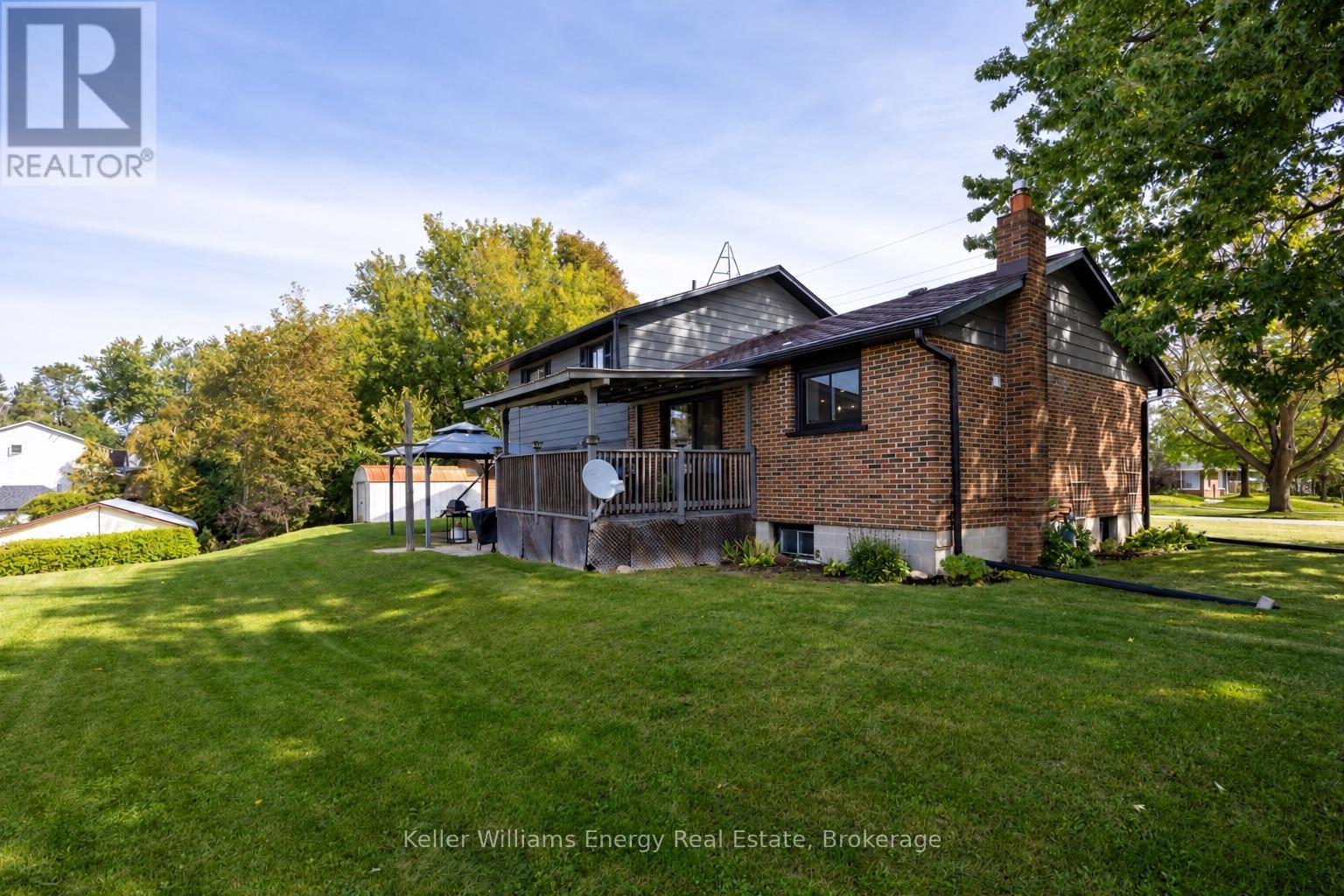 190 Church Street N Property Photo 25
