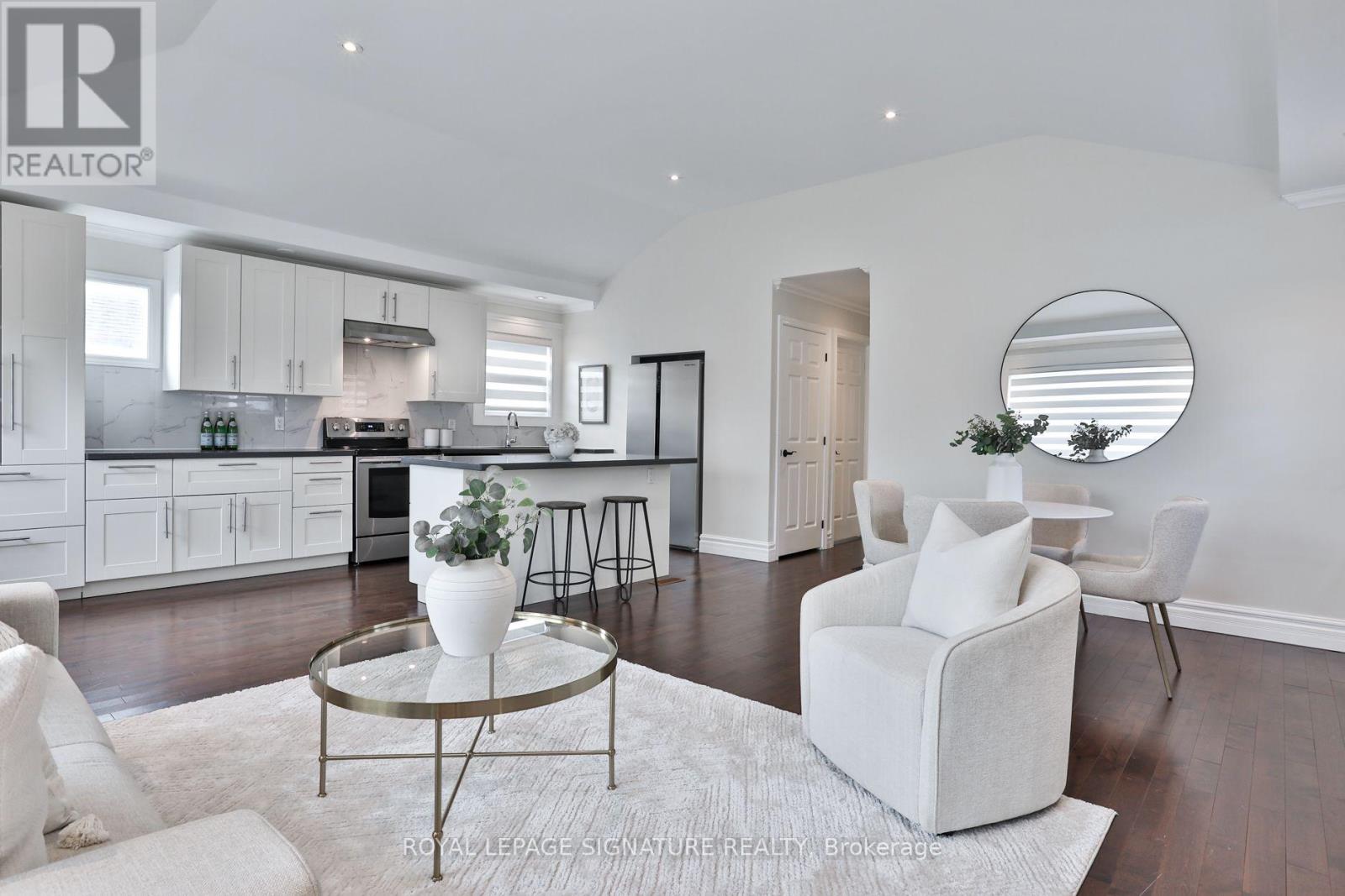 17 Flora Drive Property Photo 8