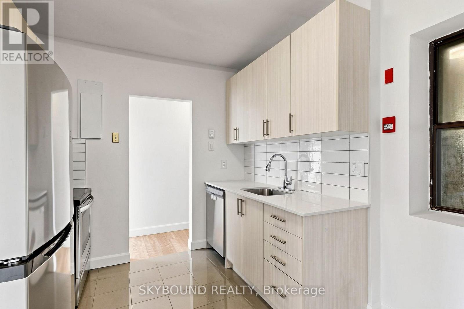 G - 131 Wineva Avenue Property Photo 11
