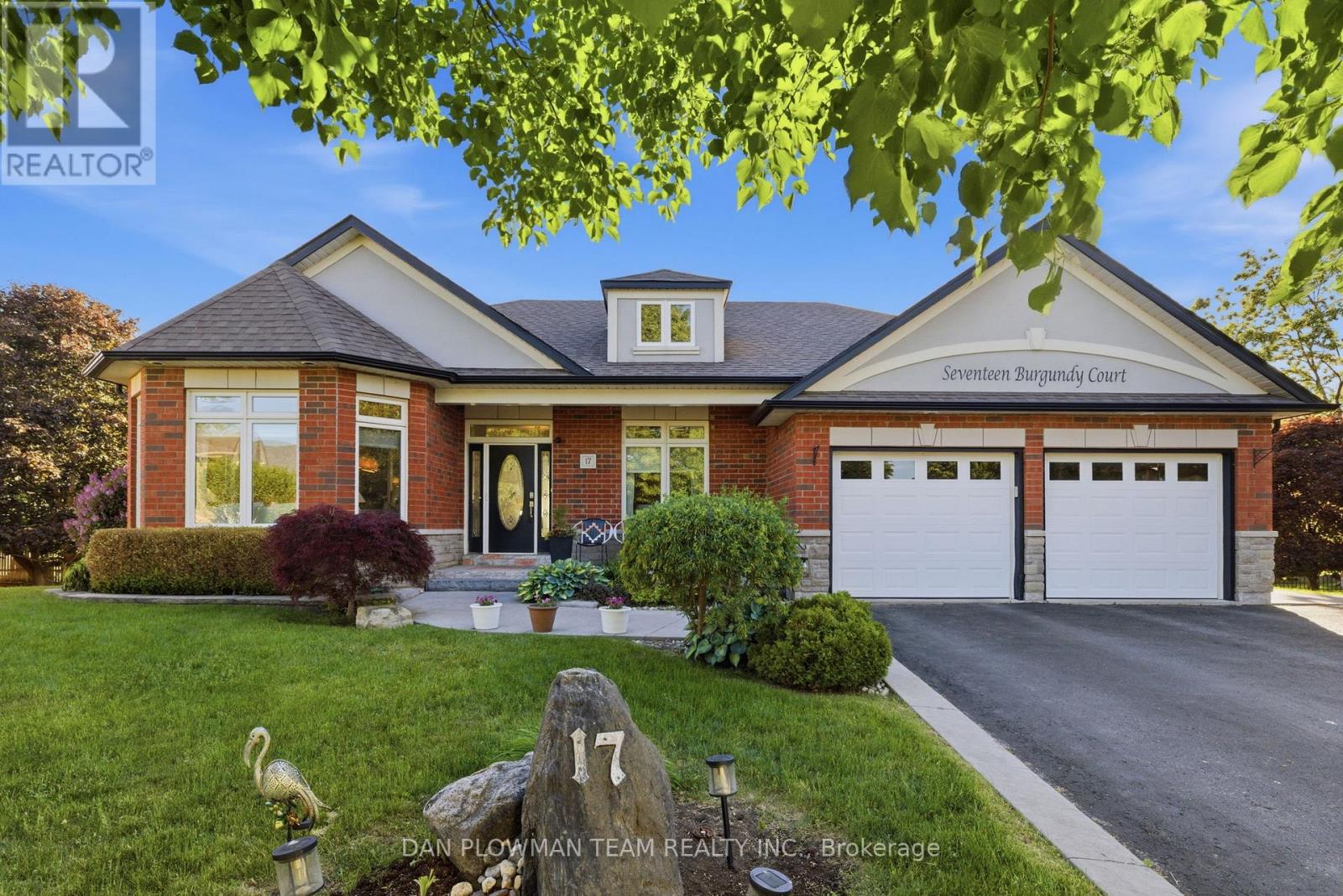 17 Burgundy Court Property Photo 1