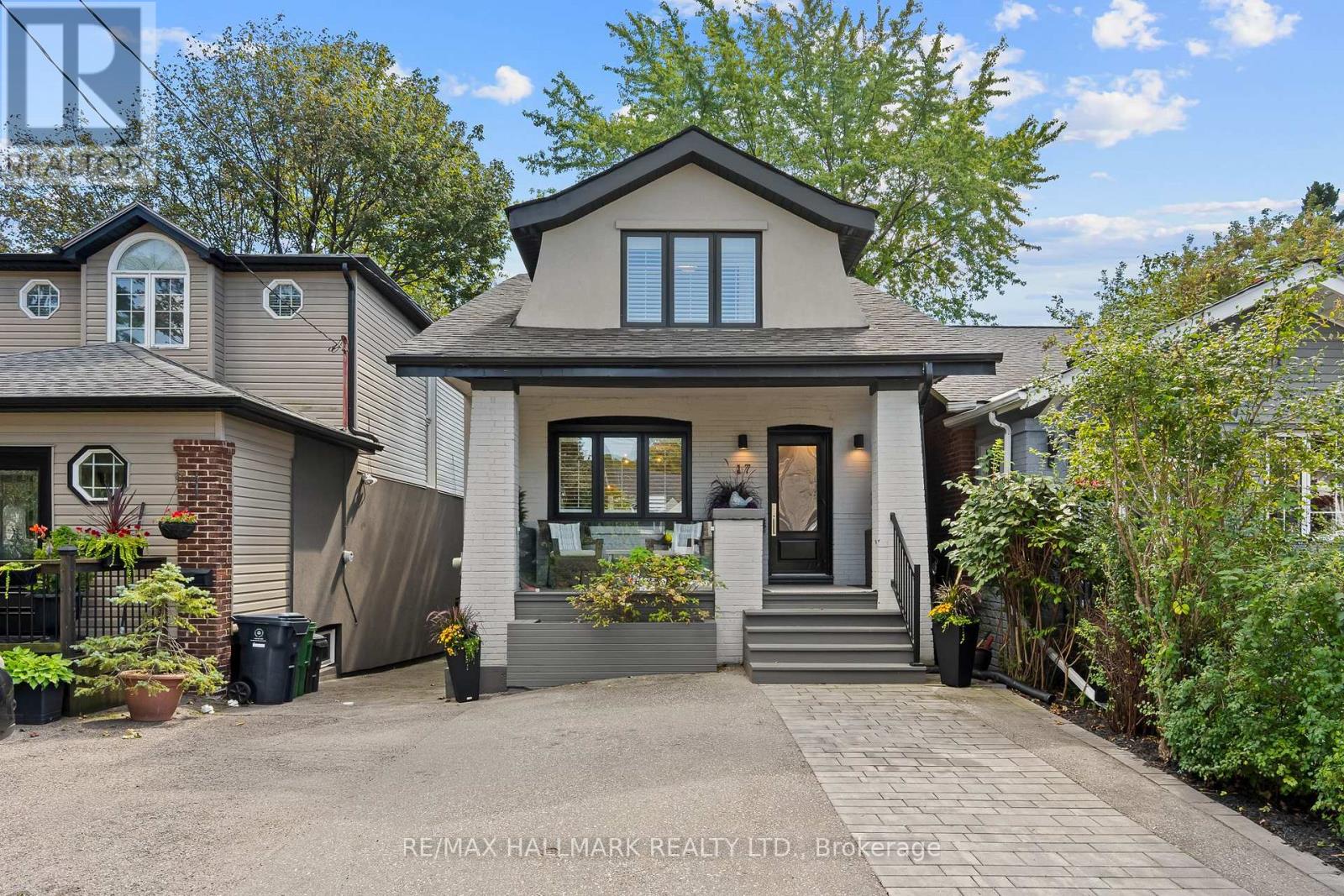 17 Beachdale Avenue Property Photo 1