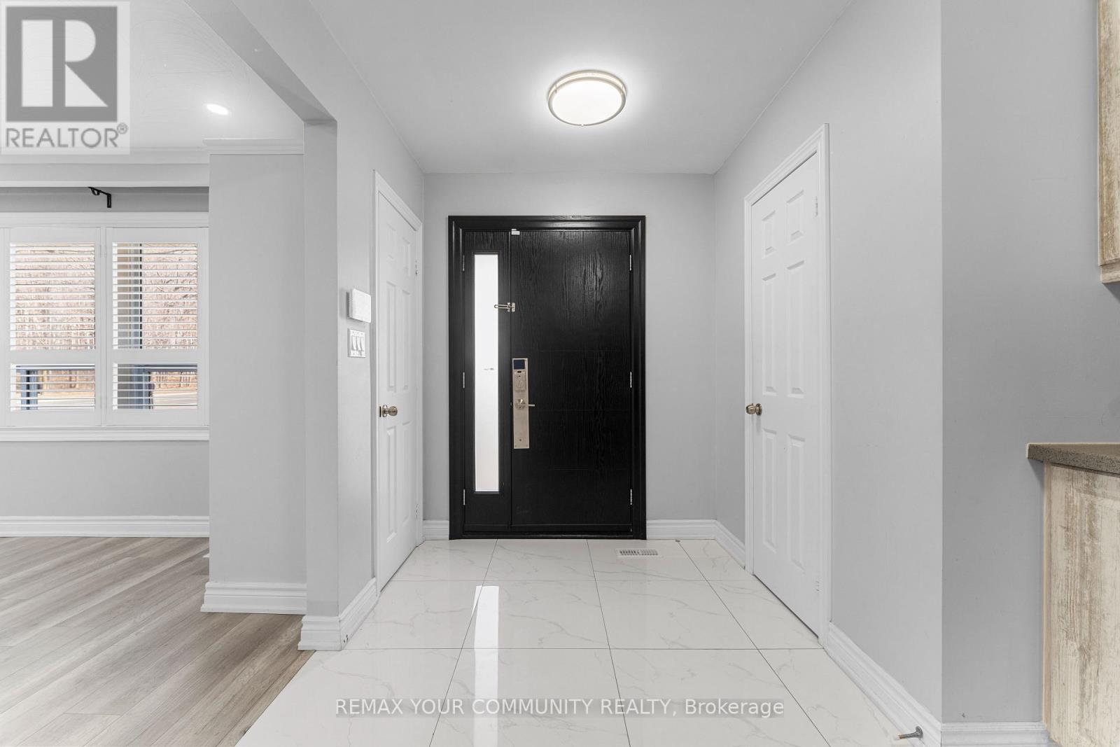 54 Saratoga Drive Property Photo 2