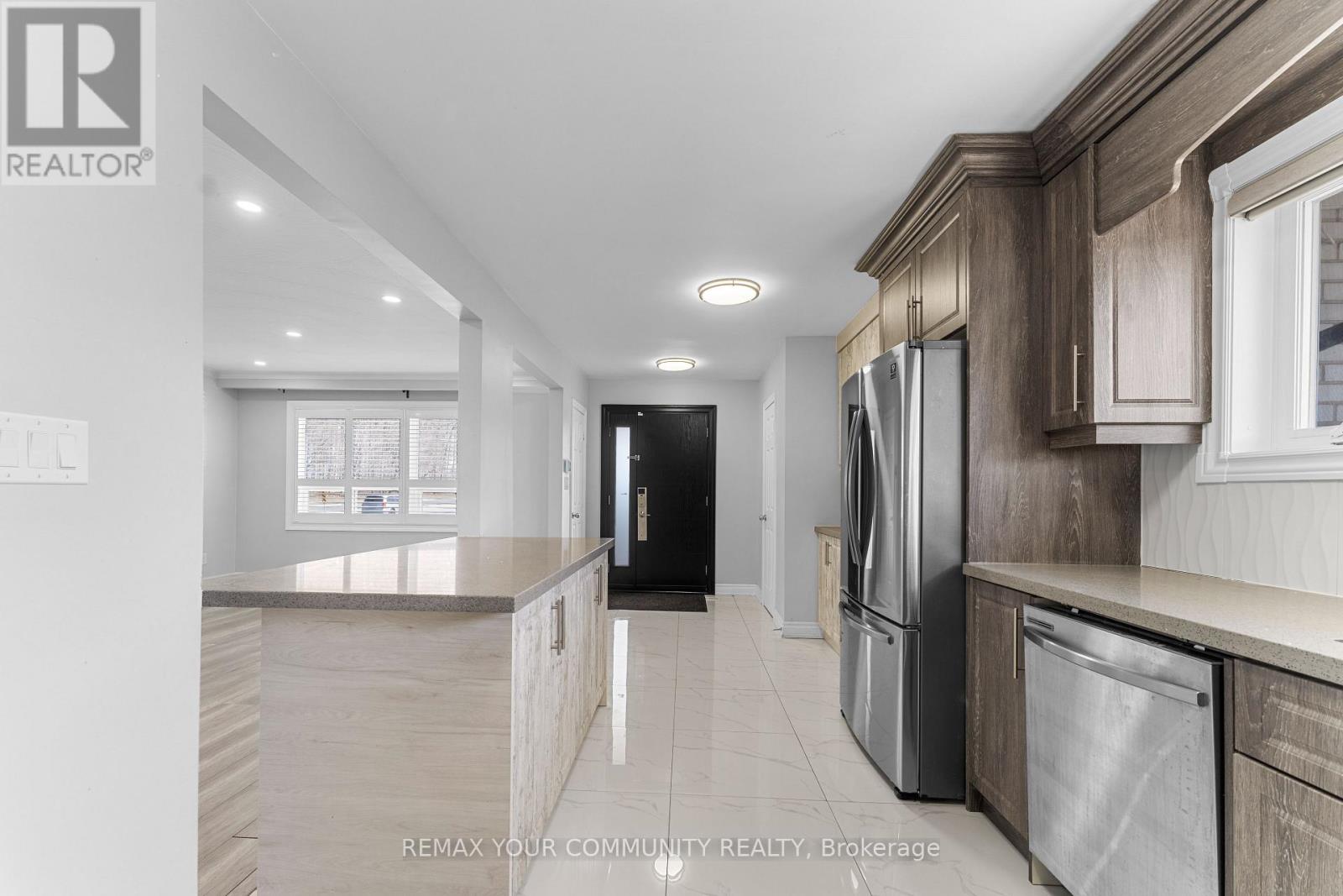 54 Saratoga Drive Property Photo 3