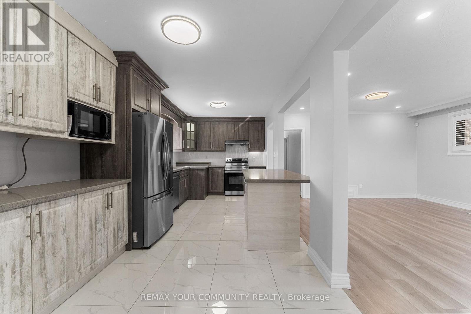 54 Saratoga Drive Property Photo 8