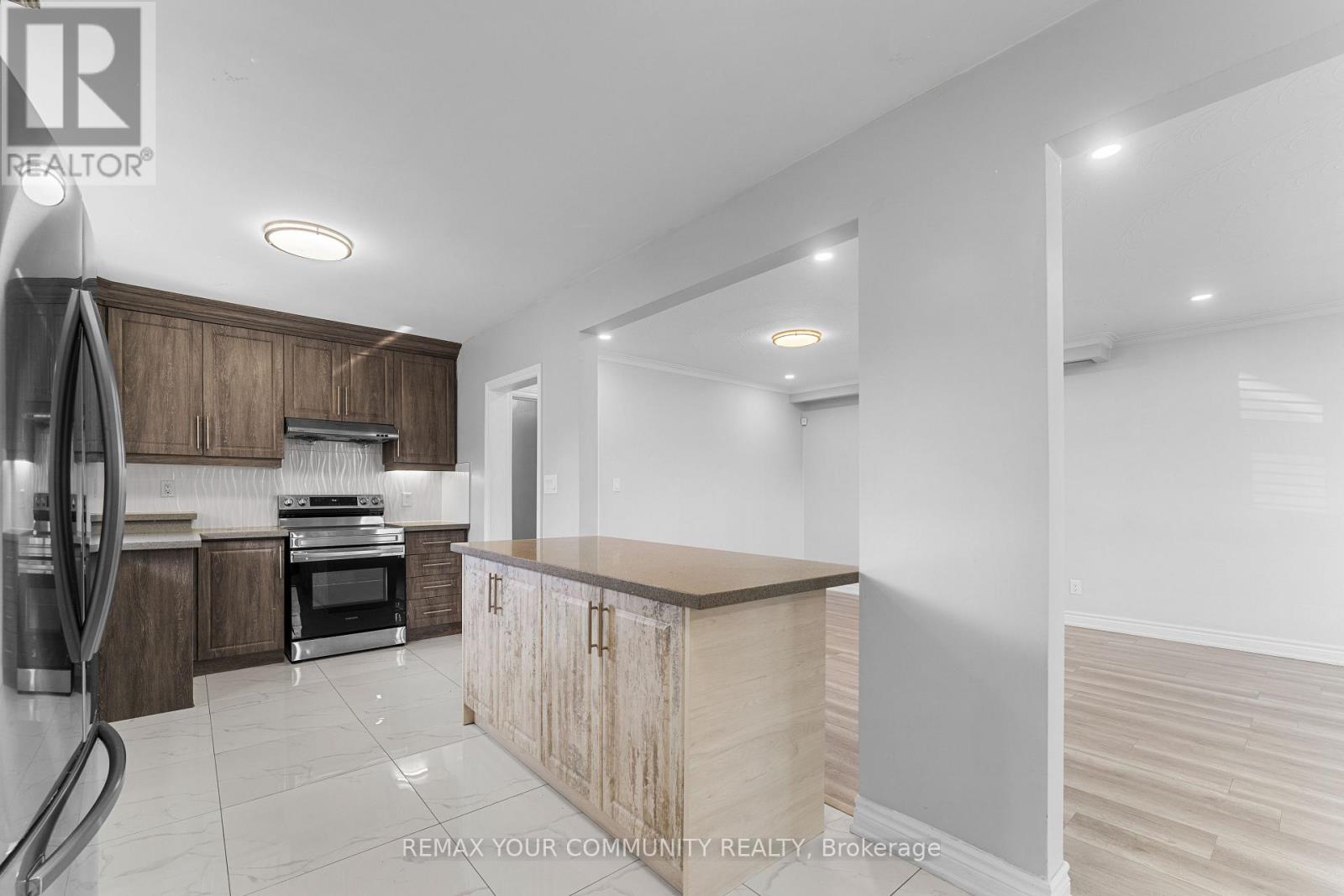 54 Saratoga Drive Property Photo 10