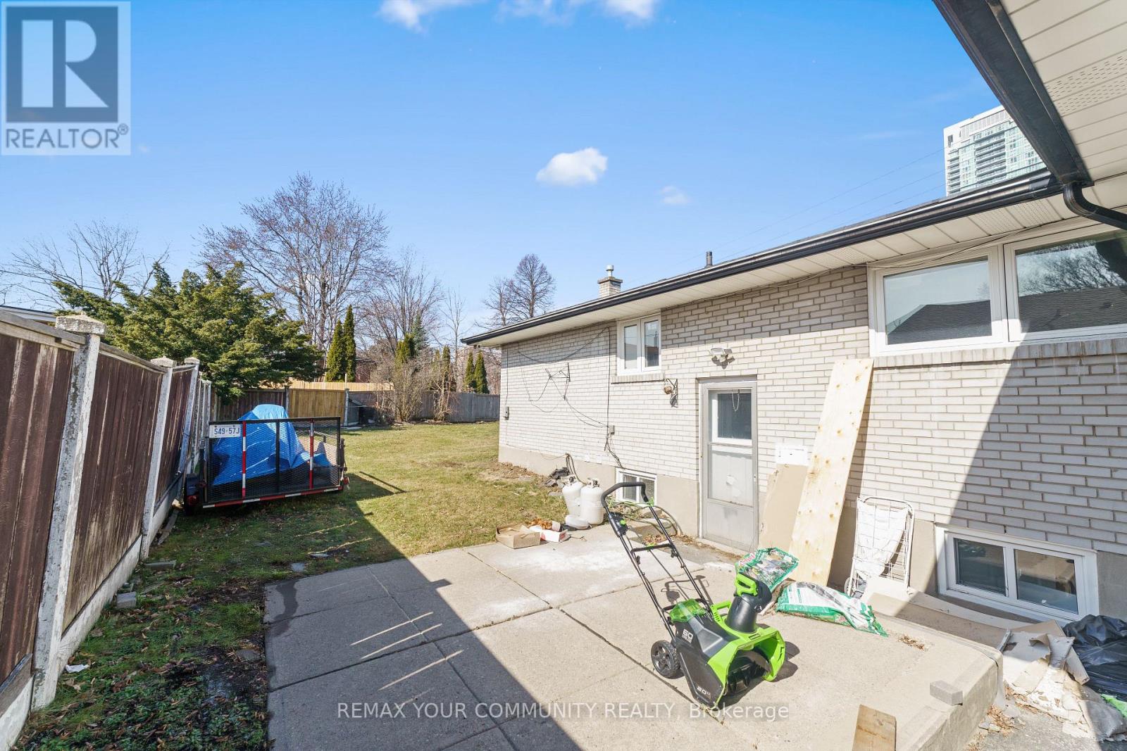 54 Saratoga Drive Property Photo 27