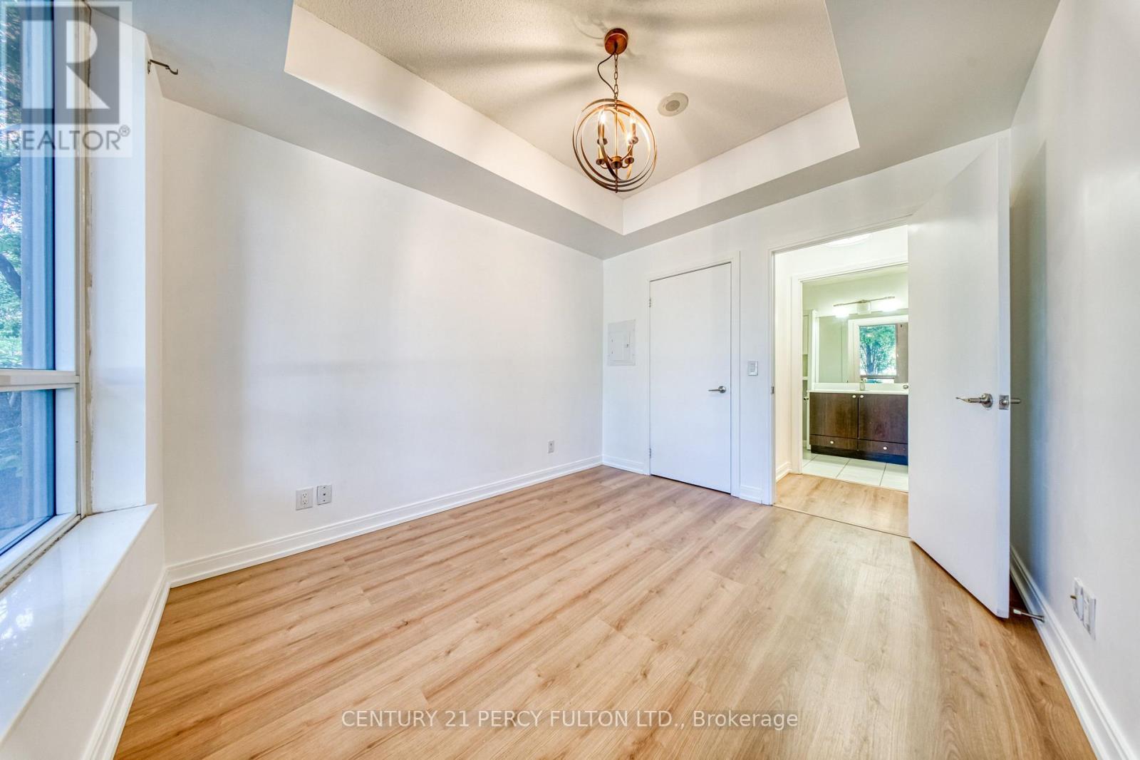 116 - 181 Village Green Square Property Photo 22