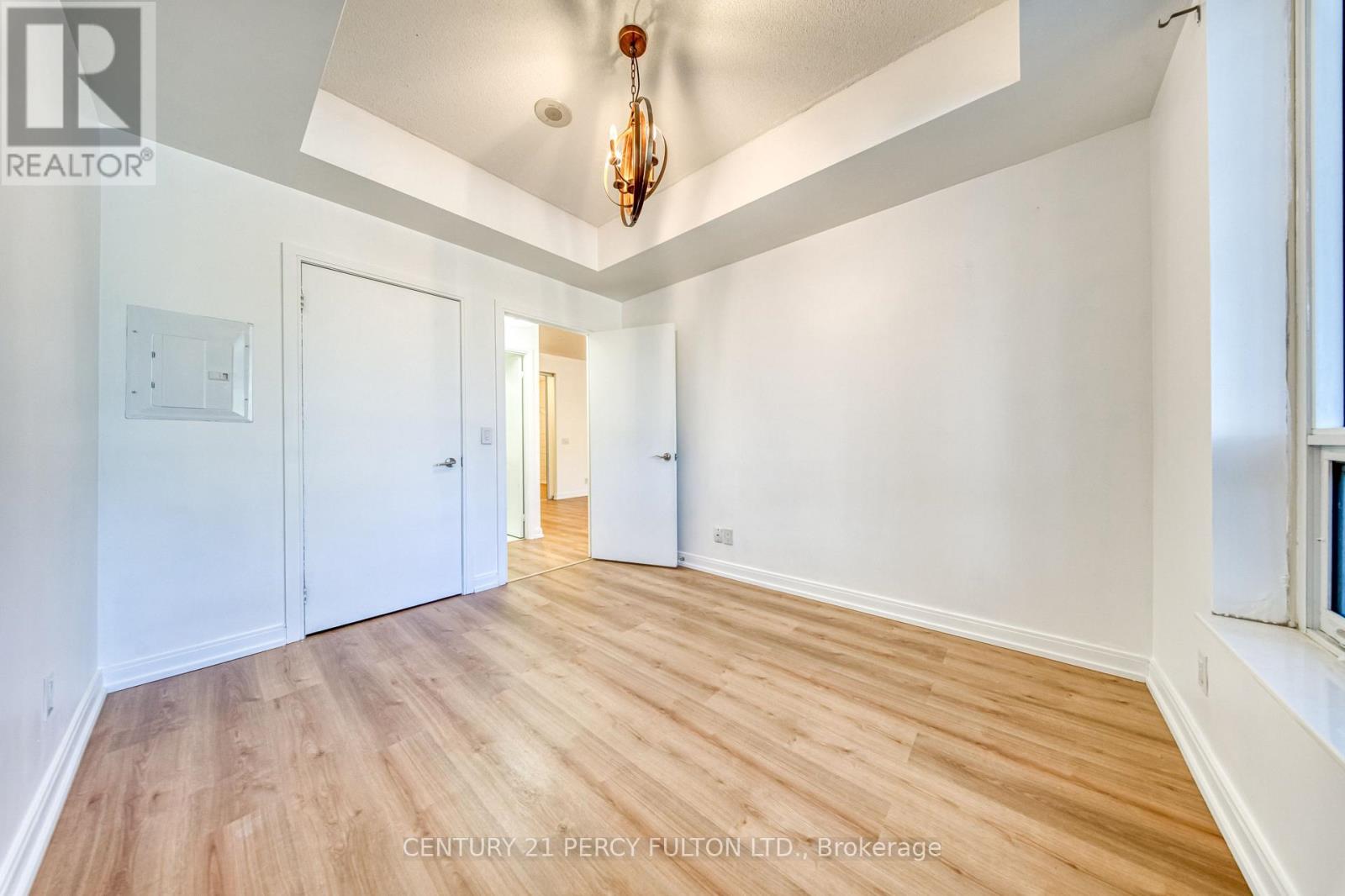 116 - 181 Village Green Square Property Photo 24