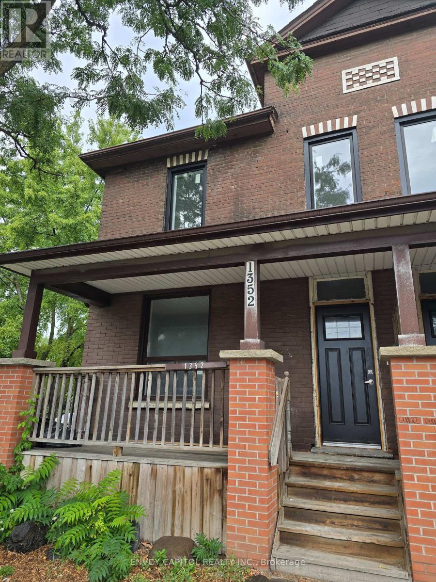1352 UPPER - 1354 QUEEN STREET E Property Photo 1