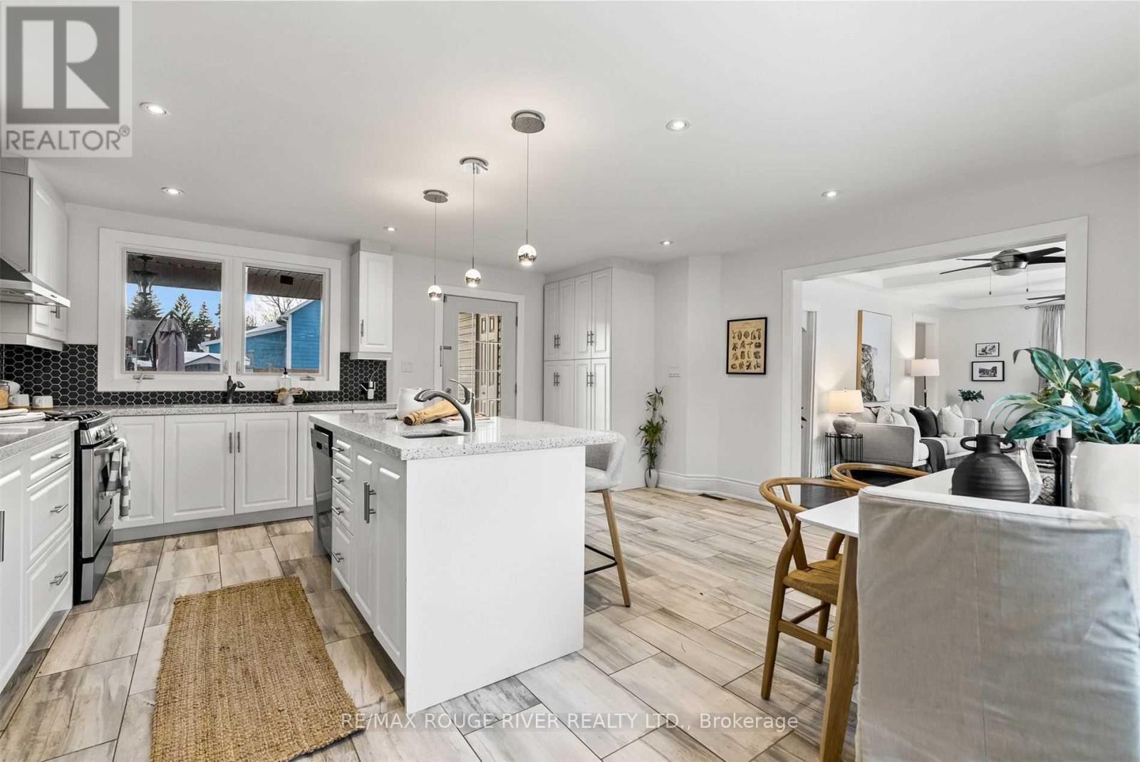 Upper - 131 John Street E Property Photo 2