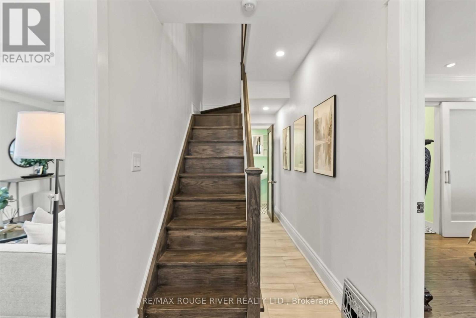 Upper - 131 John Street E Property Photo 11