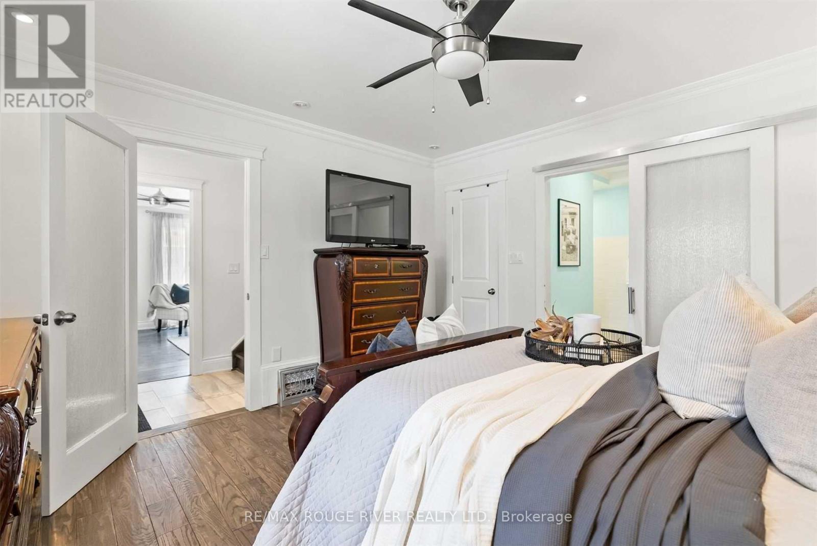 Upper - 131 John Street E Property Photo 13