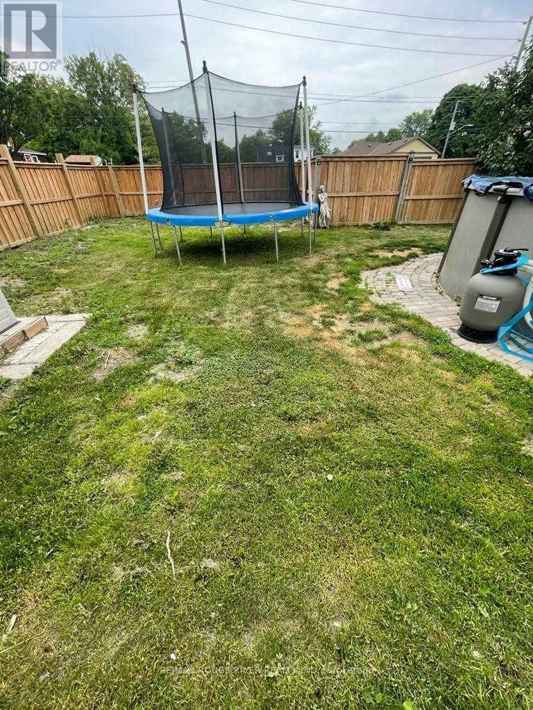Upper - 131 John Street E Property Photo 25