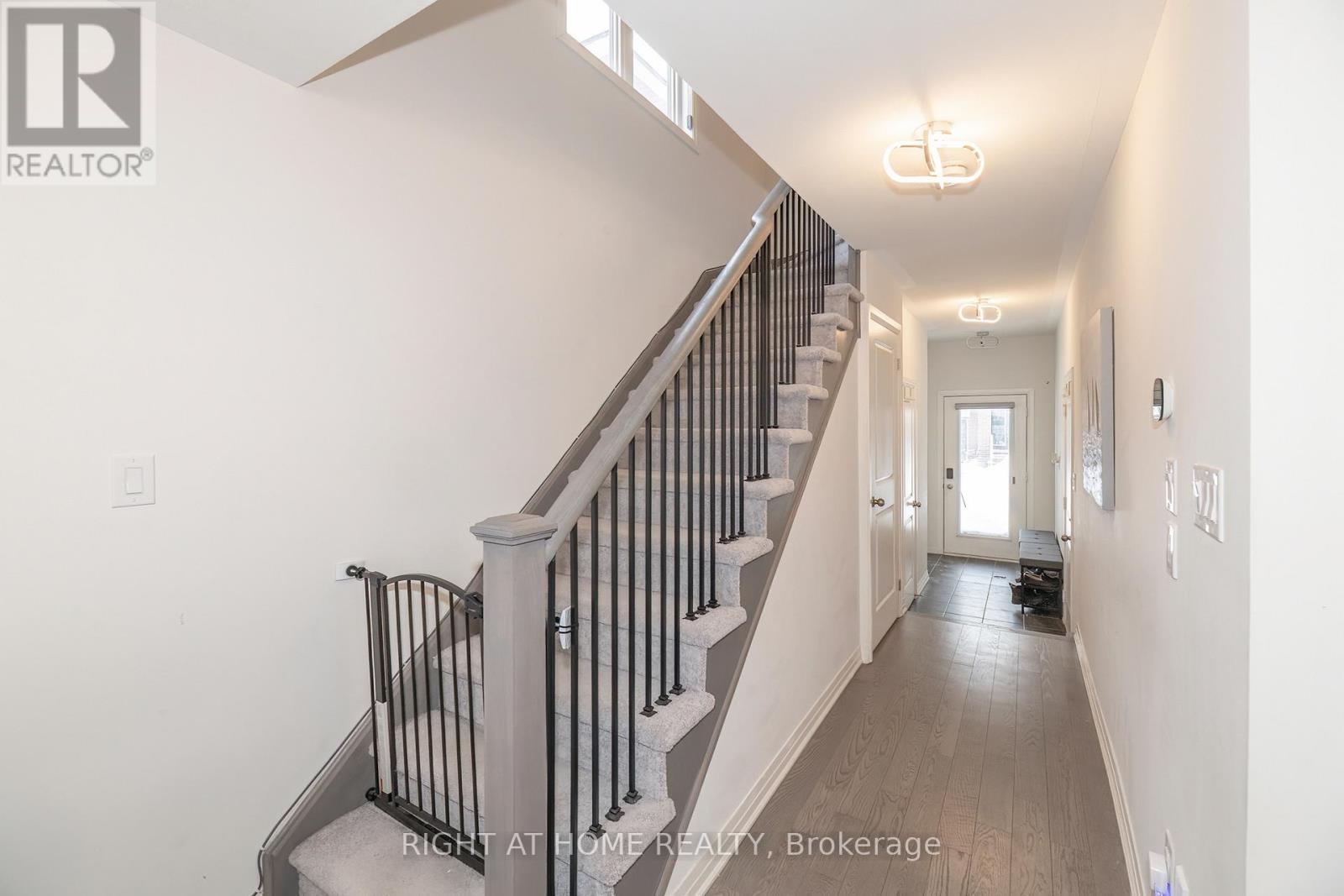 30 Caspian Square Property Photo 3
