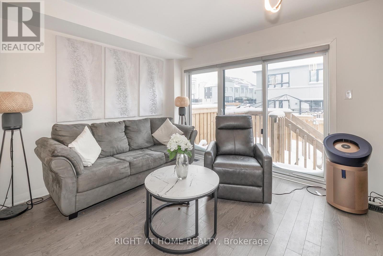 30 Caspian Square Property Photo 11