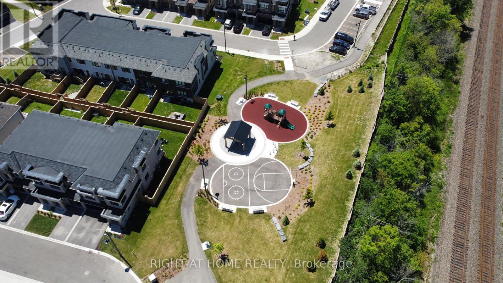 30 Caspian Square Property Photo 13