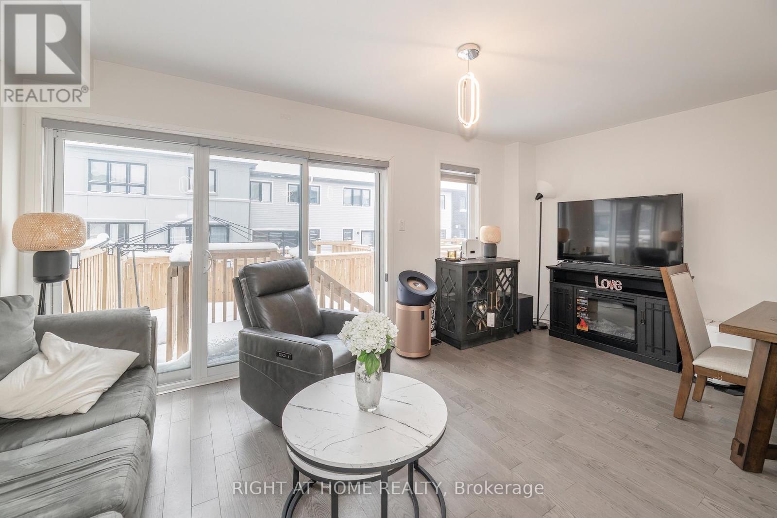 30 Caspian Square Property Photo 14