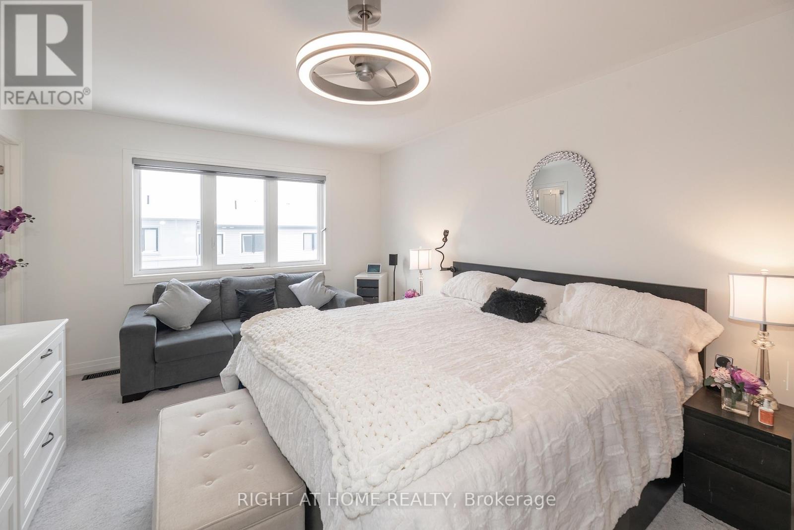 30 Caspian Square Property Photo 18