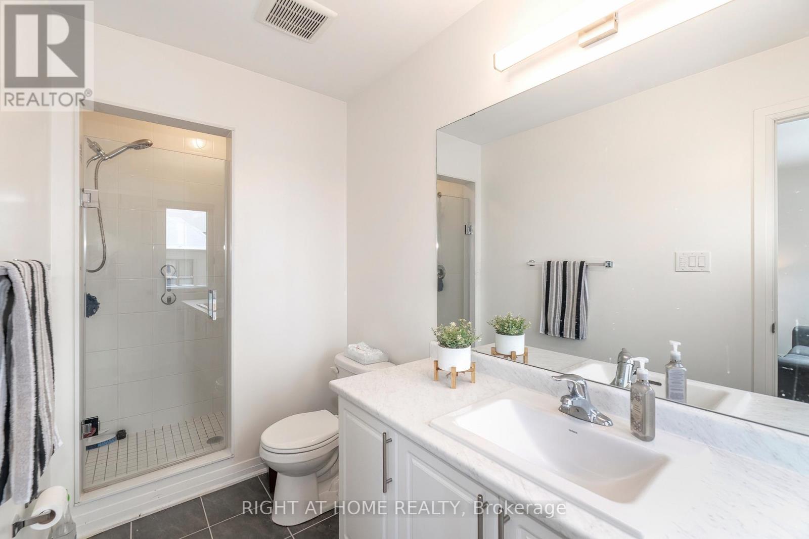 30 Caspian Square Property Photo 20