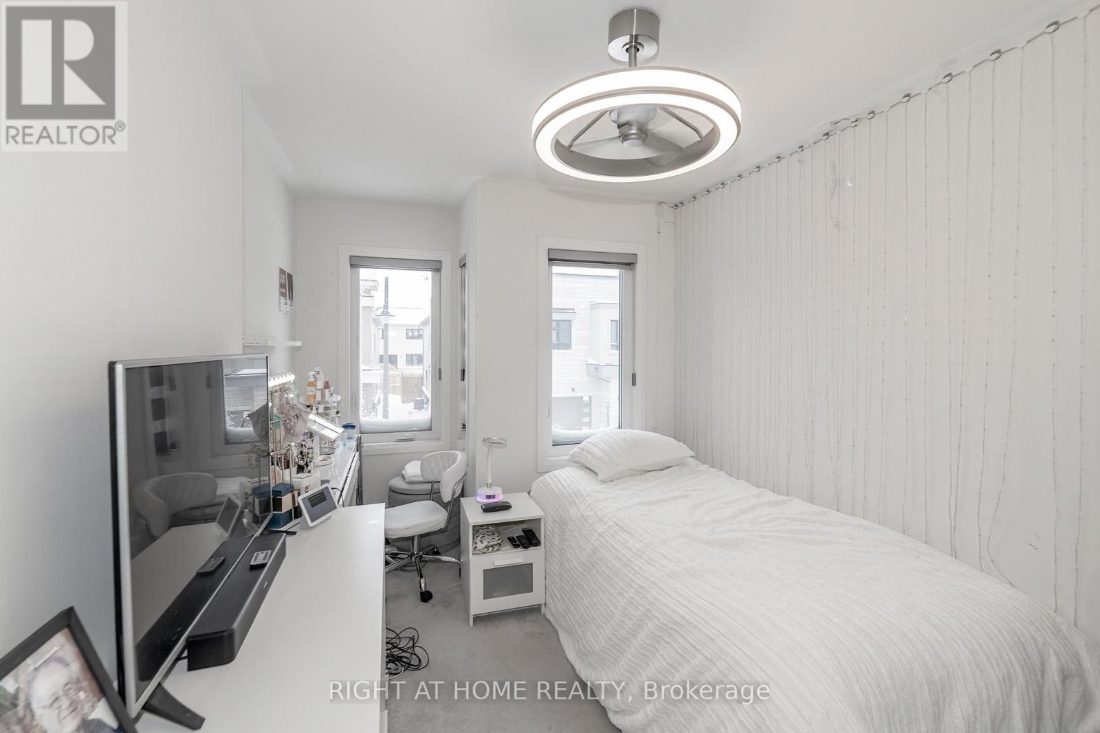 30 Caspian Square Property Photo 21
