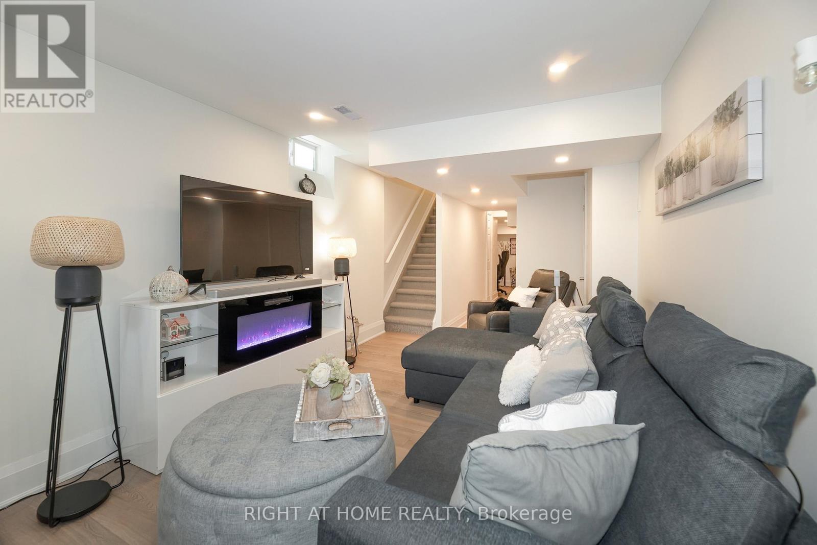 30 Caspian Square Property Photo 25