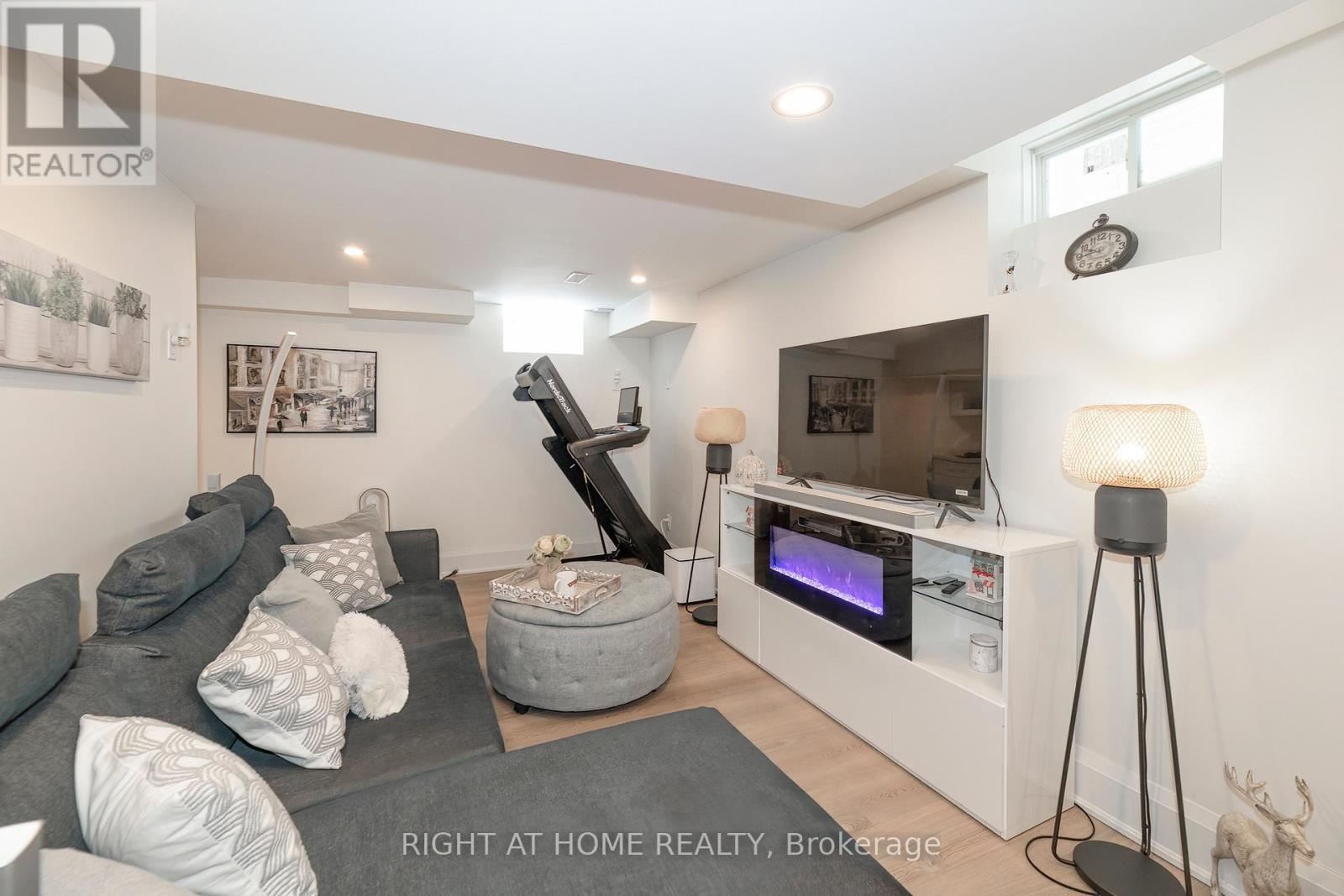 30 Caspian Square Property Photo 26