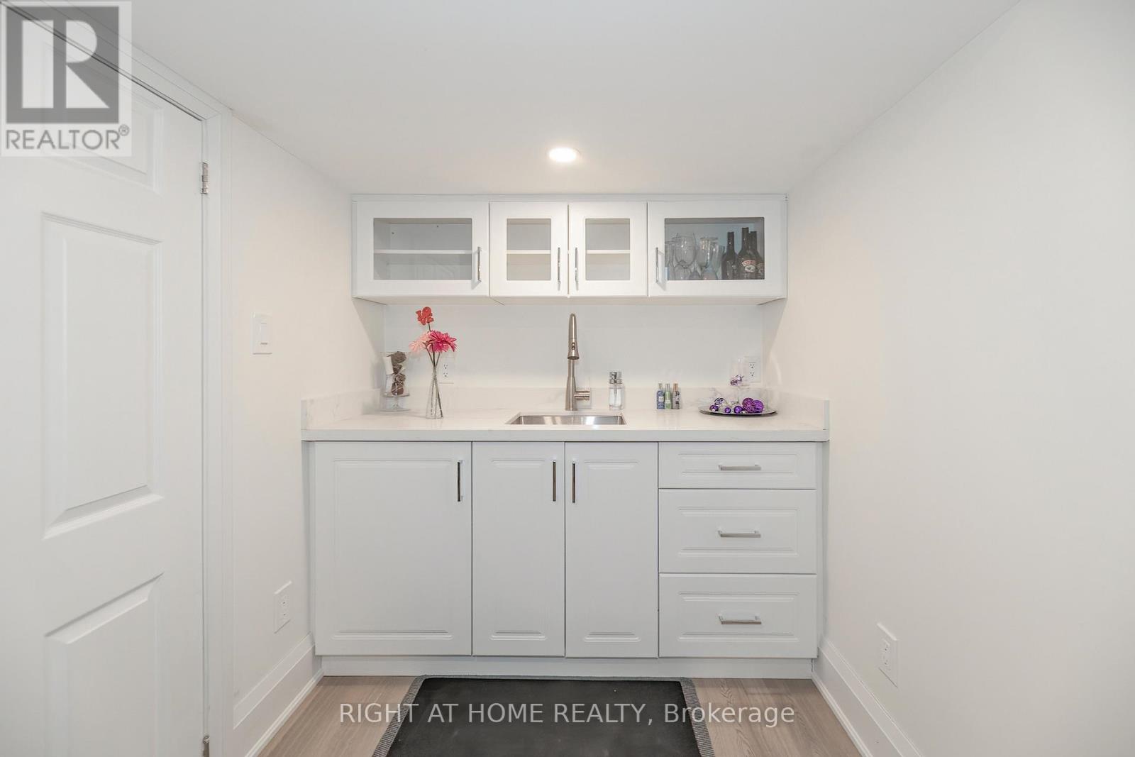 30 Caspian Square Property Photo 28