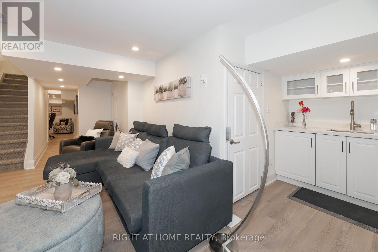 30 Caspian Square Property Photo 31
