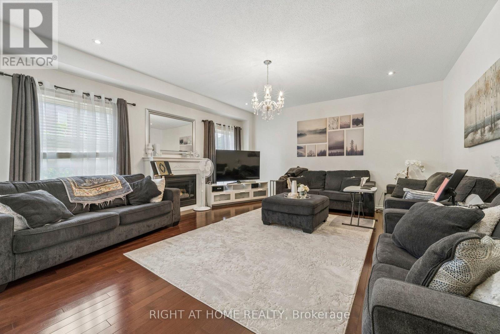 13 Weston Crescent Property Photo 7