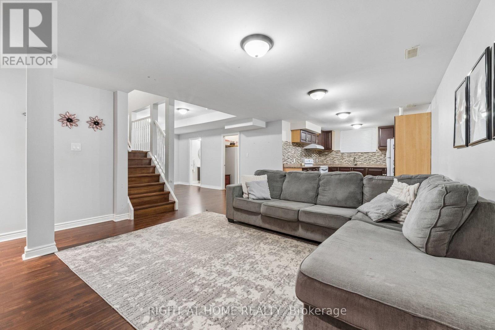 13 Weston Crescent Property Photo 13