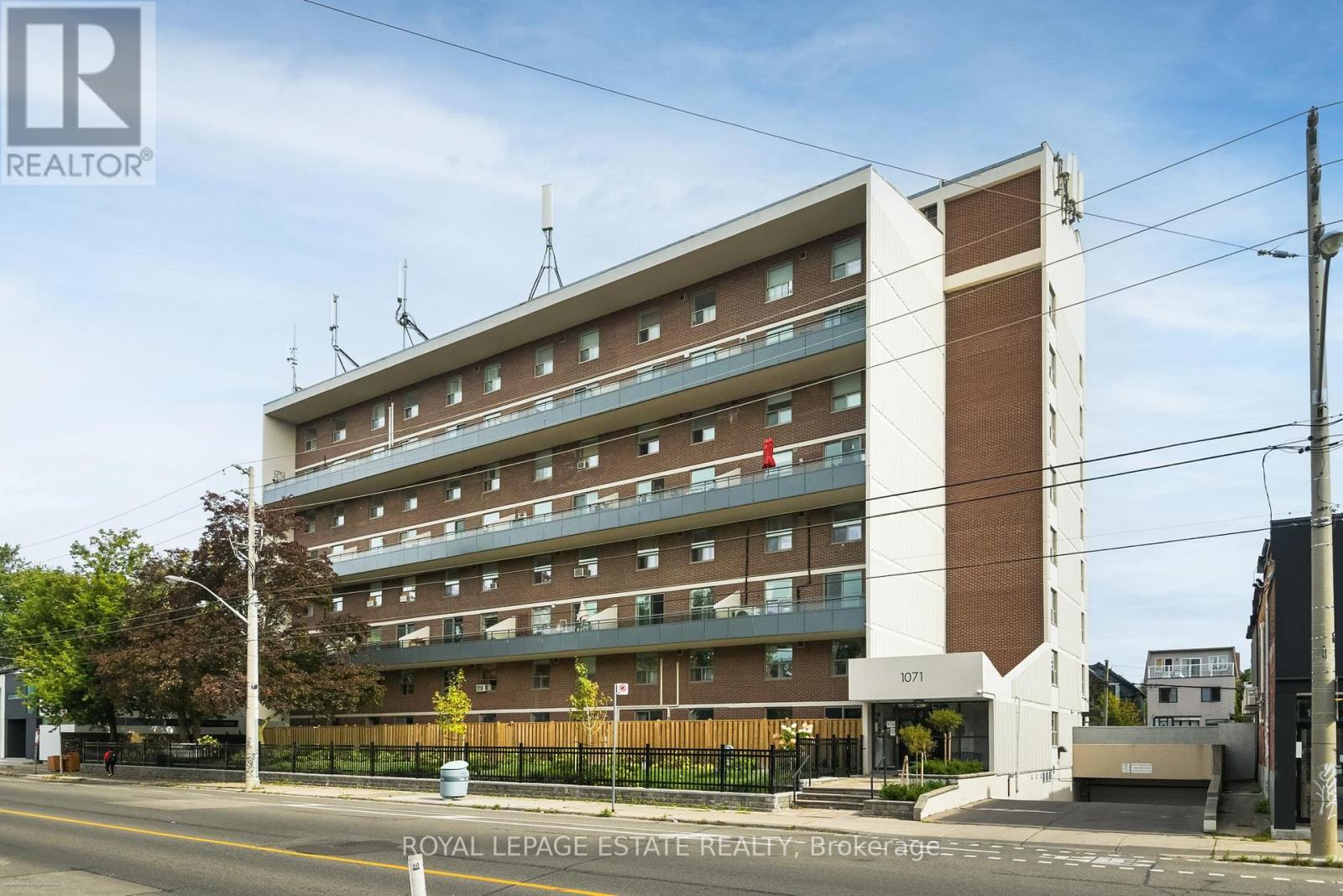 311 - 1071 Woodbine Avenue Property Photo 1