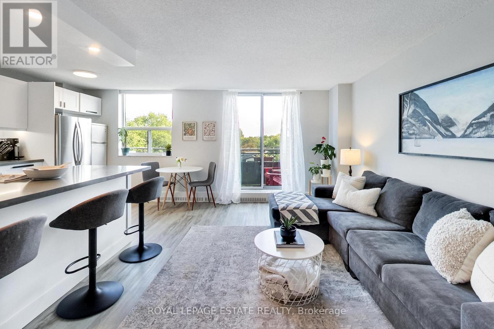 311 - 1071 WOODBINE AVENUE