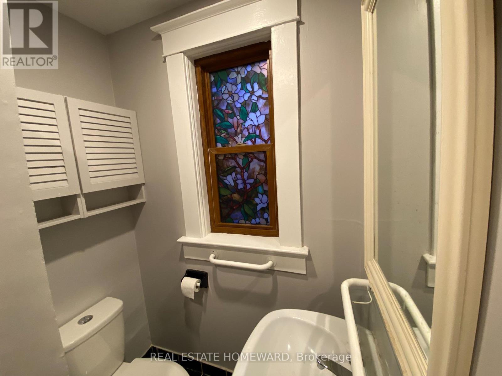 Main Floor - 15 Simpson Avenue Property Photo 18