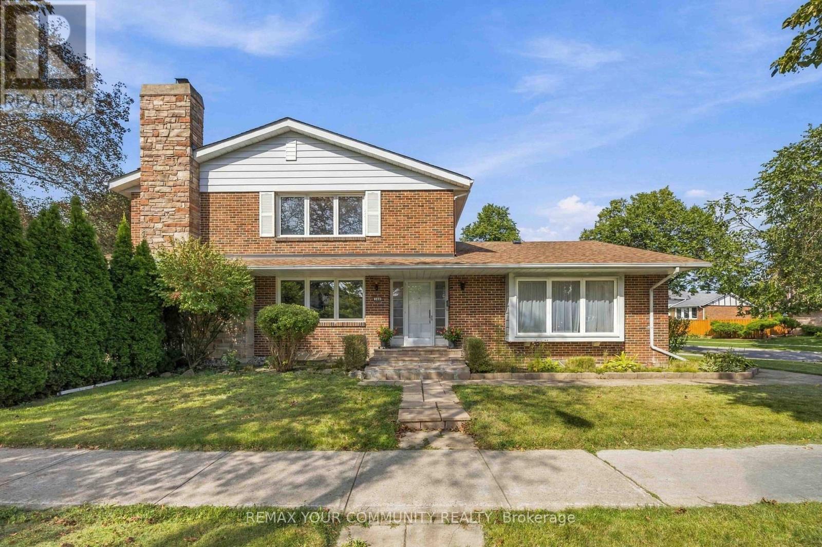 588 Huntingwood Drive Property Photo 1