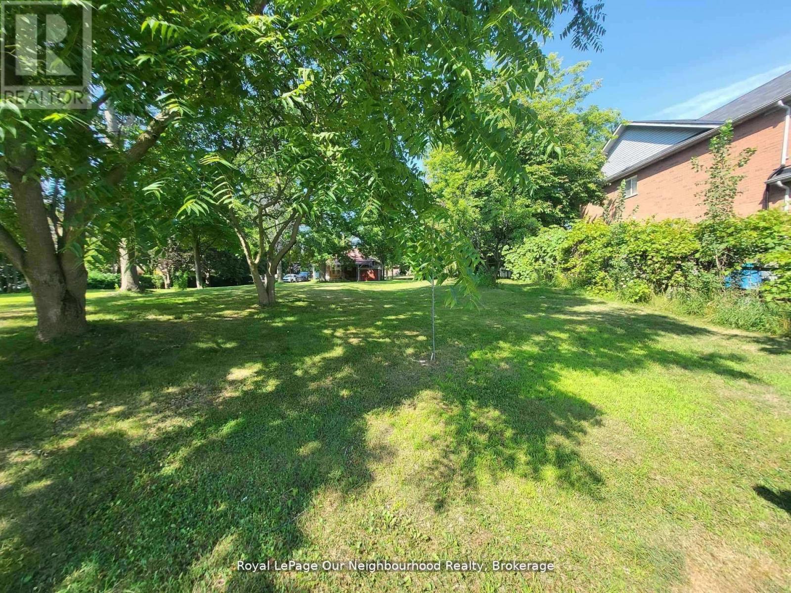 54 Redfern Crescent Property Photo 6