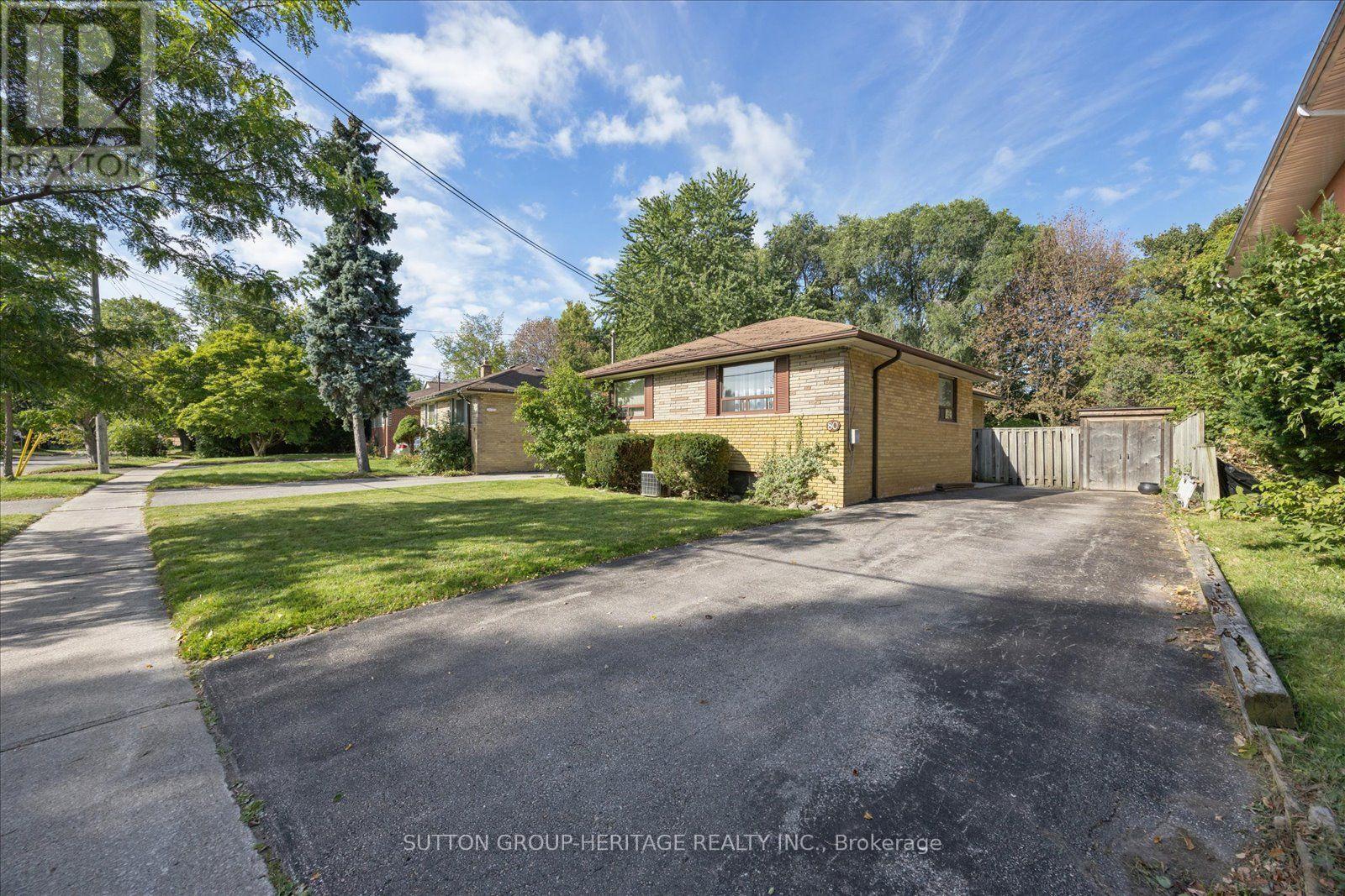 80 Applefield Drive Property Photo 2