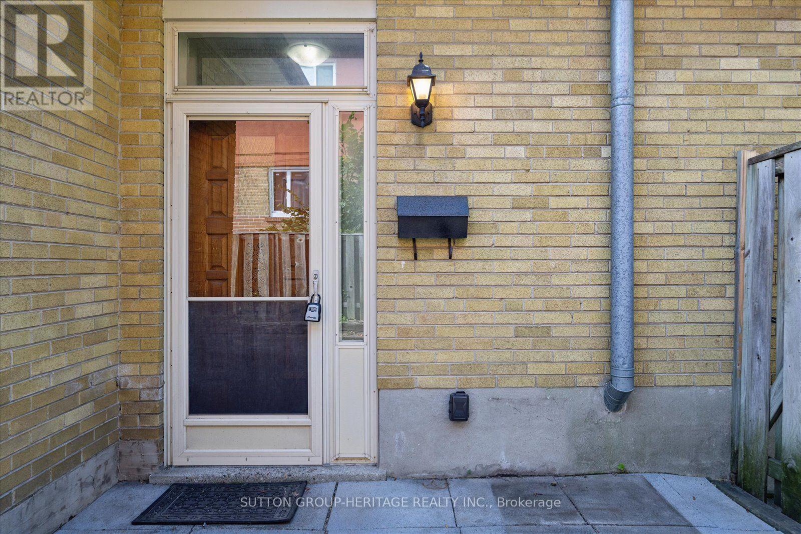 80 Applefield Drive Property Photo 6