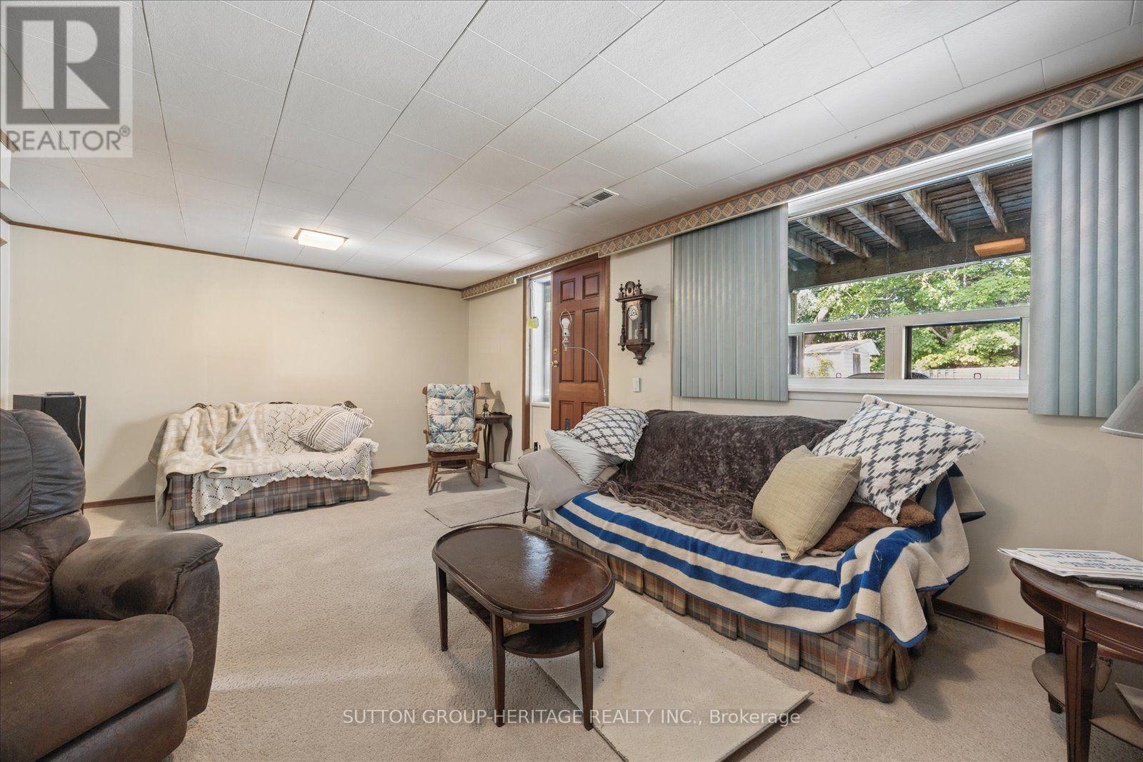 80 Applefield Drive Property Photo 32