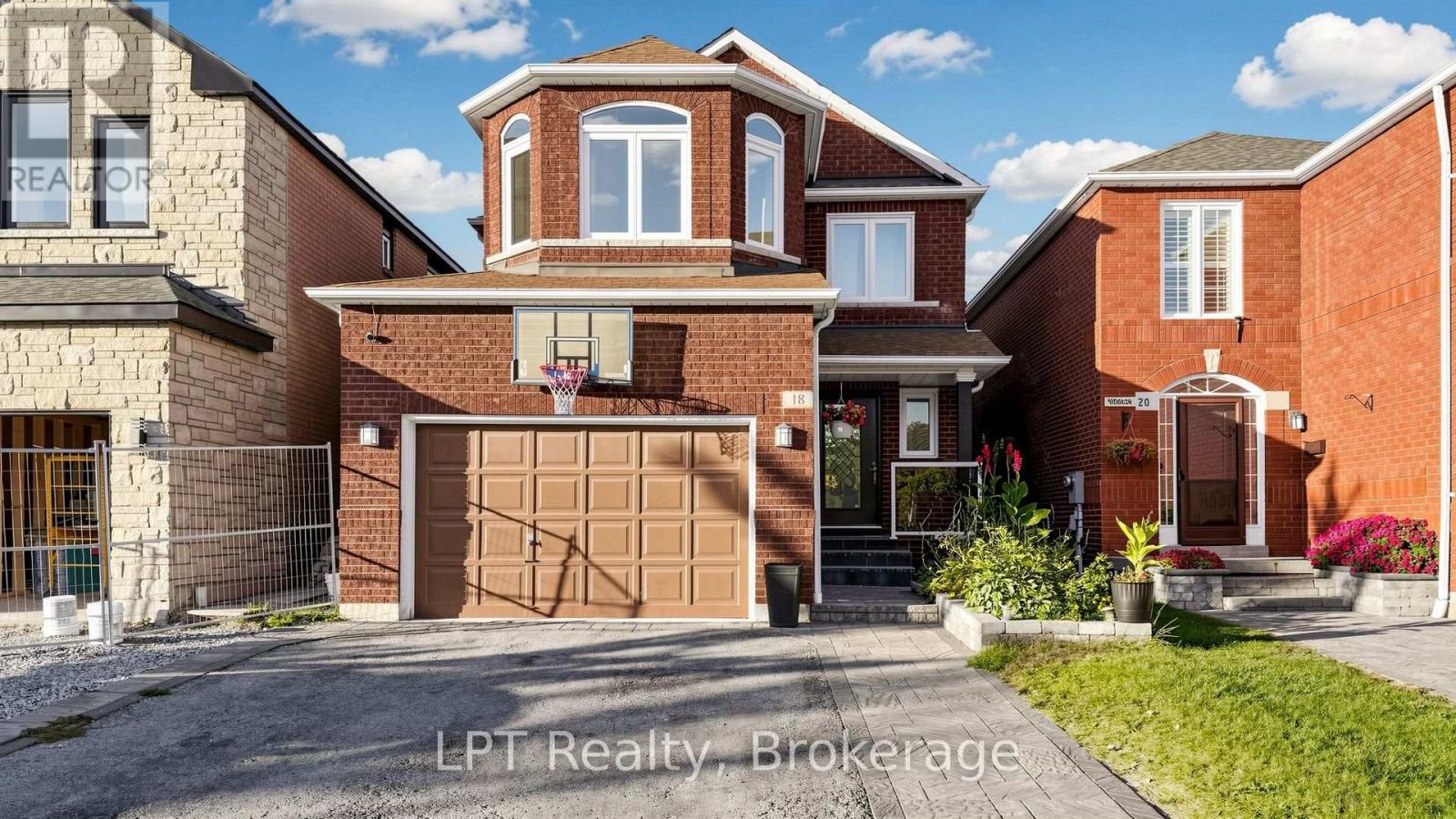 18 Tawn Crescent S Property Photo 1