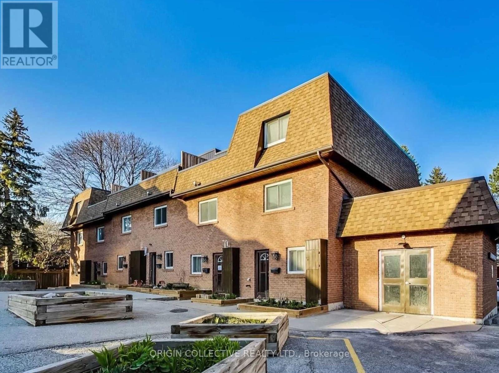 20 Hainford St #19 Property Photo 1