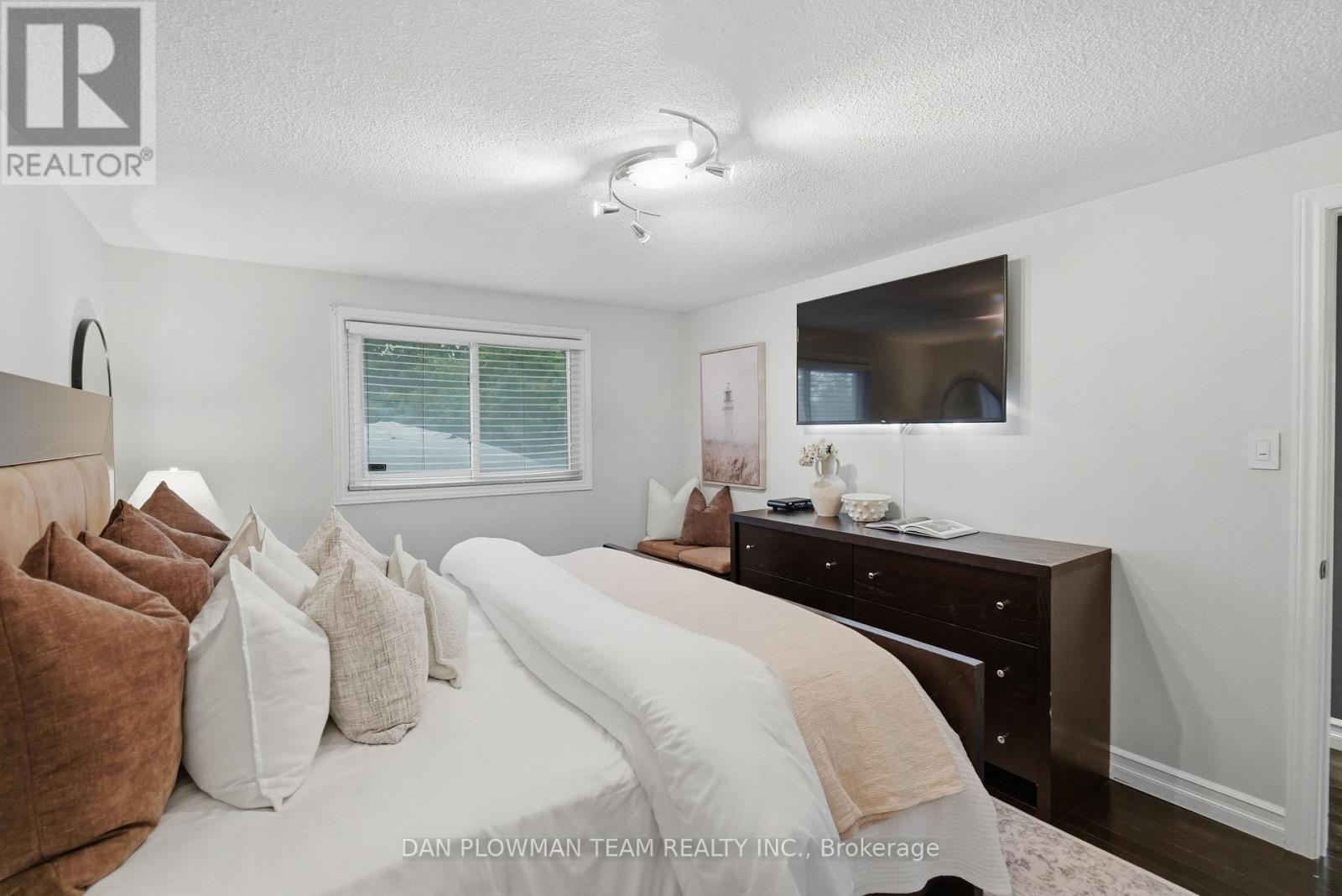 77 Hialeah Crescent Property Photo 18