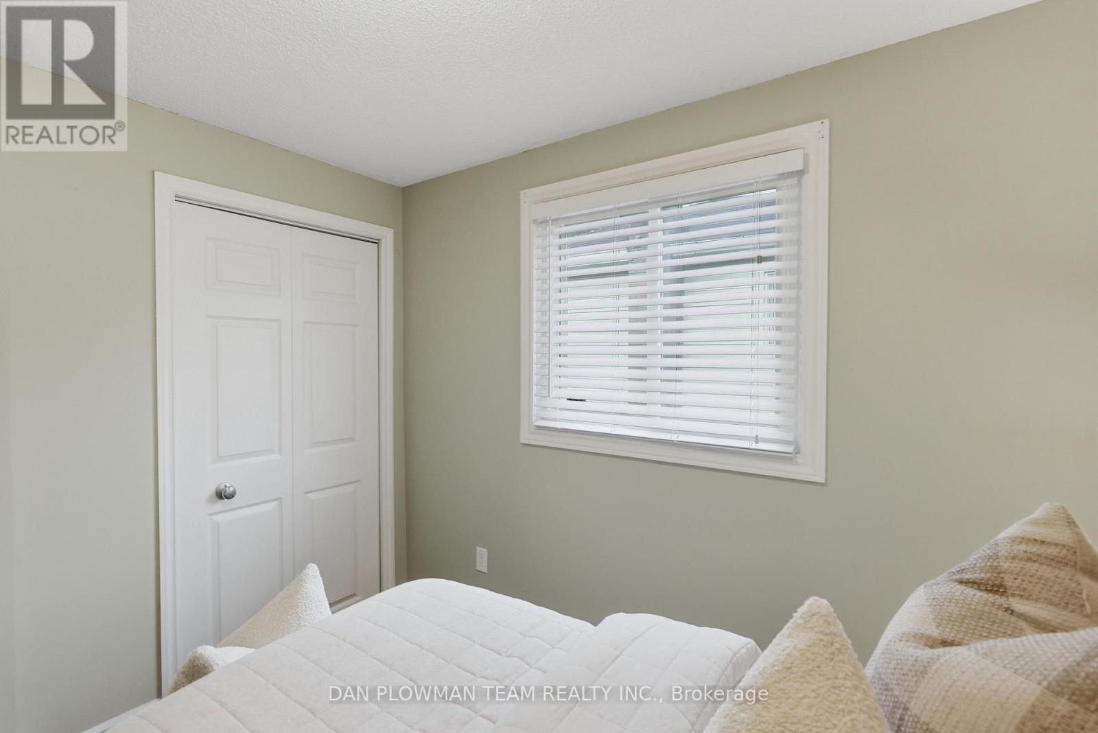 77 Hialeah Crescent Property Photo 23