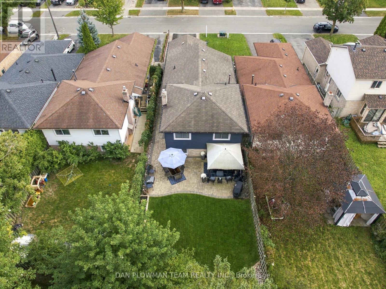 77 Hialeah Crescent Property Photo 45