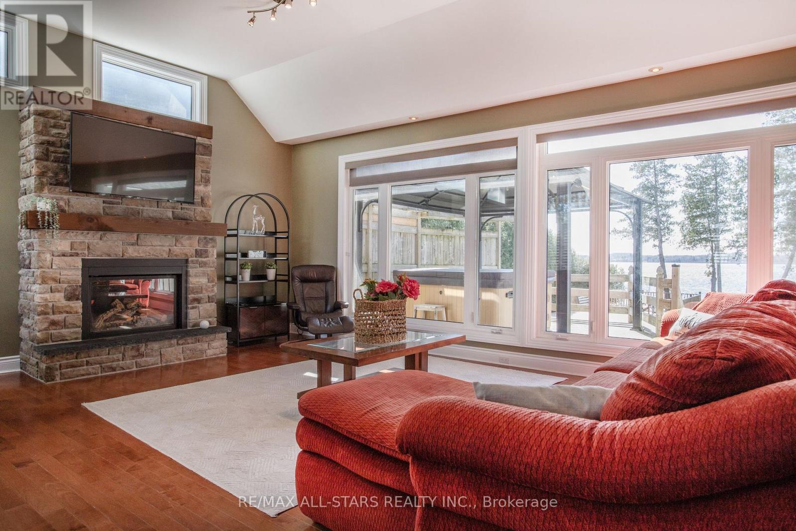 253 Stephenson Point Road Property Photo 6