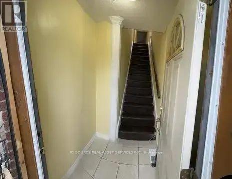 2nd Floor - 2609 Kingston Road Property Photo 4