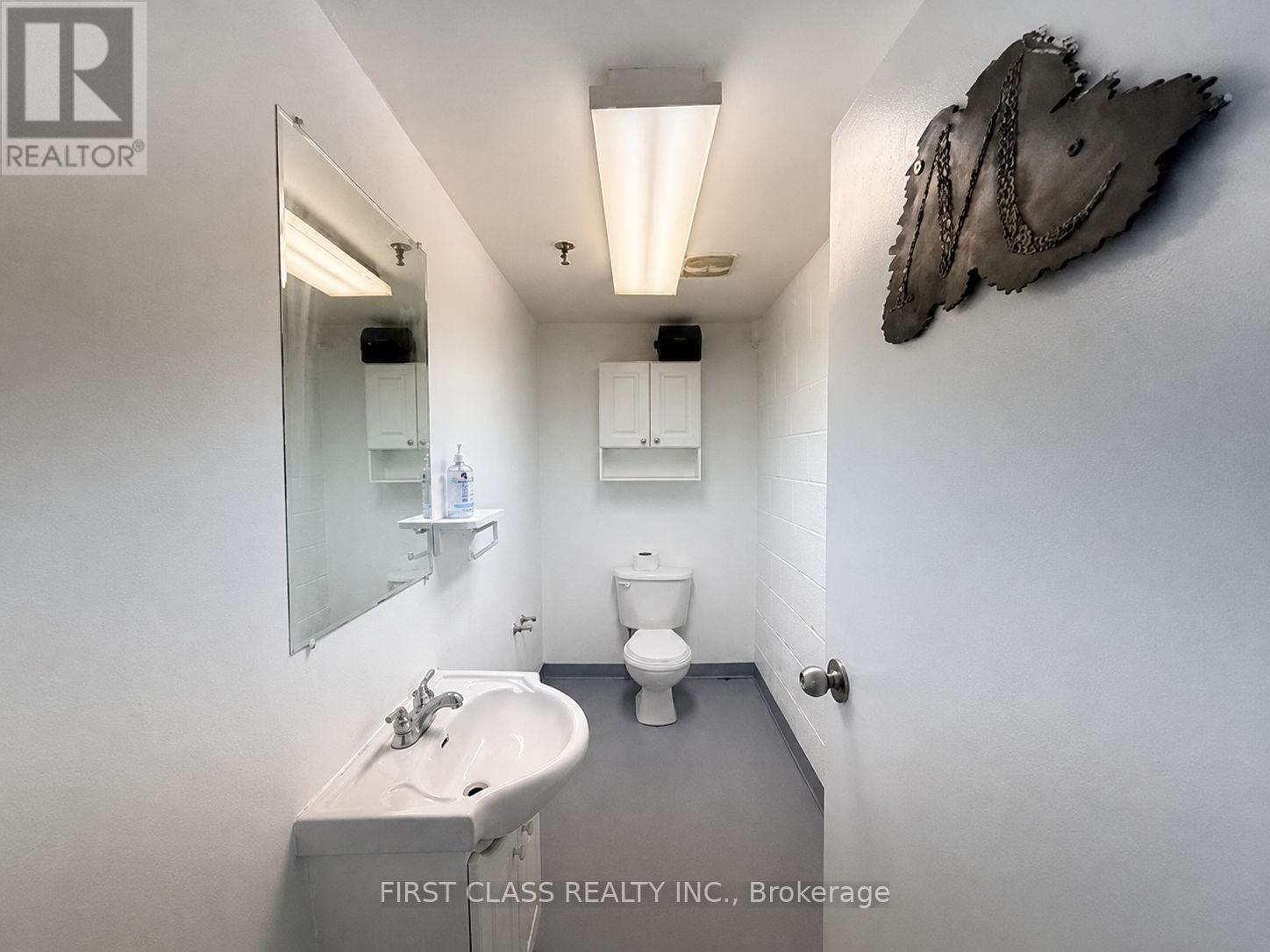 2 - 3 Carlaw Avenue Property Photo 9