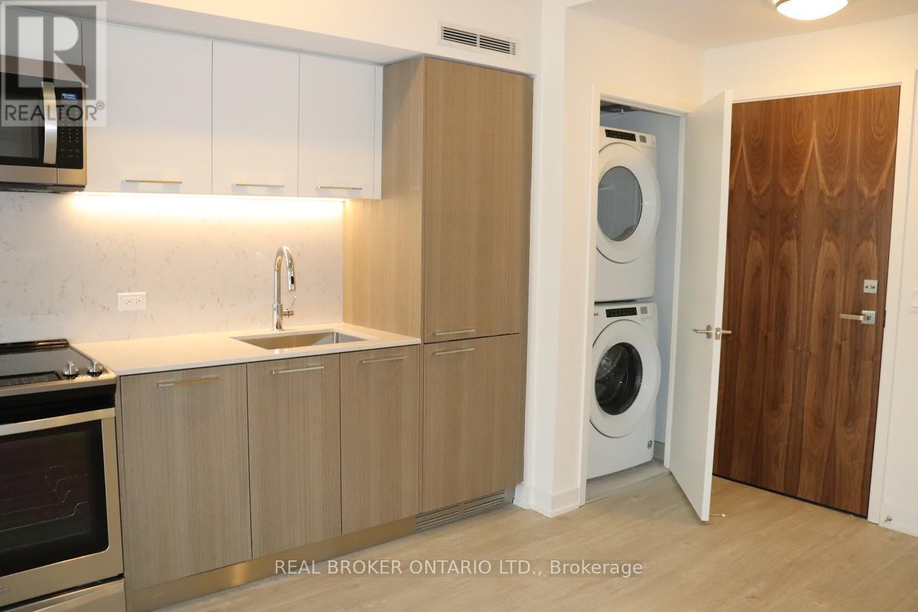 717 - 15 Baseball Place Property Photo 10
