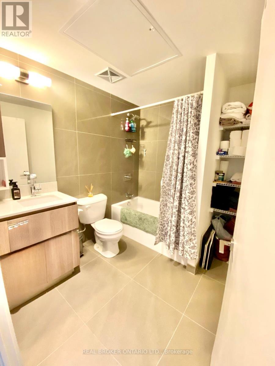 717 - 15 Baseball Place Property Photo 28